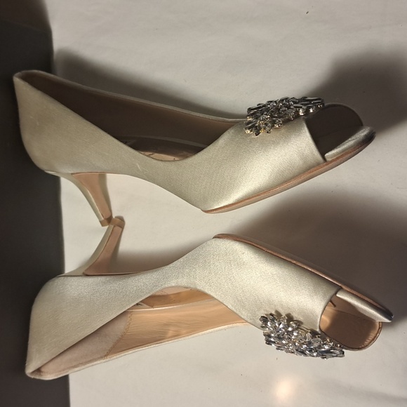 BADGLEY MISCHKA - Picture 2 of 5